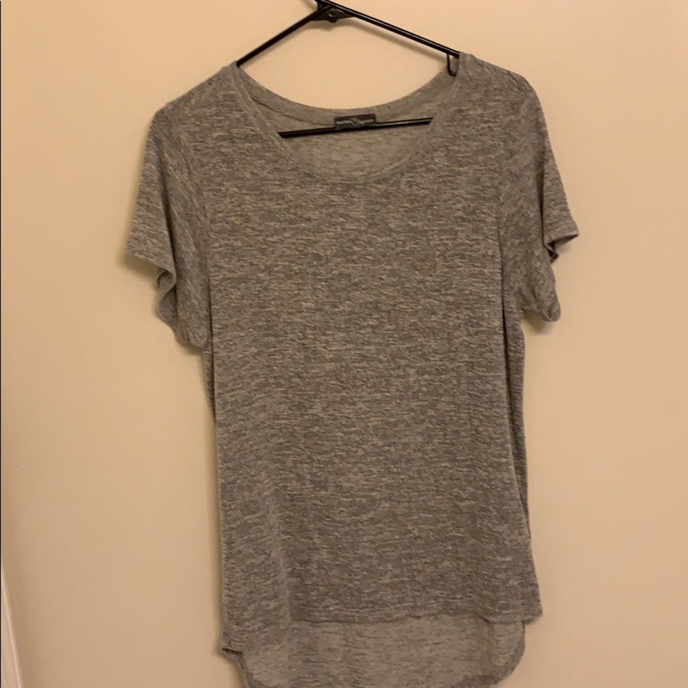 Short sleeved grey top